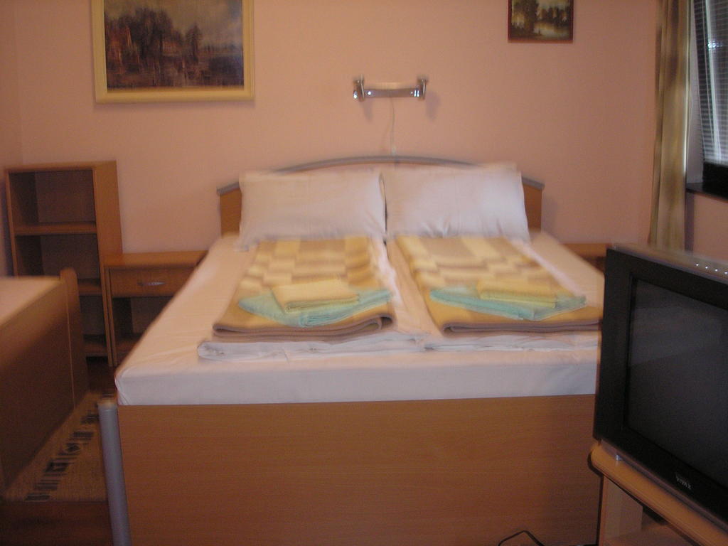 Stara Breza 1 Rooms Palić Habitación foto